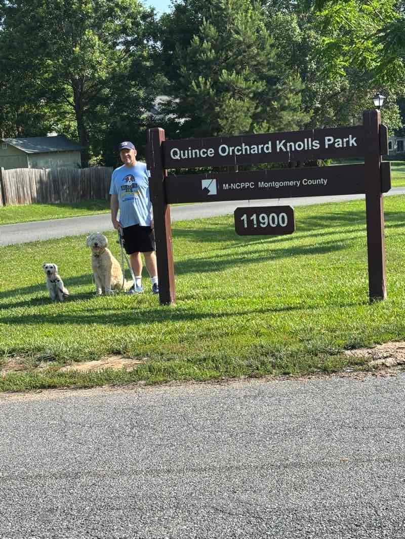 walking near me in Quince Orchard Knolls Local Park in summer