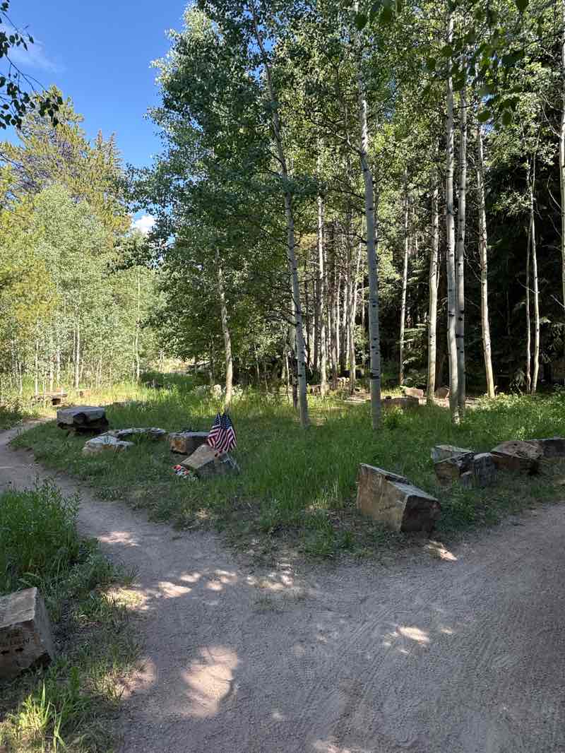 walking near me in Vail Memorial Park in summer