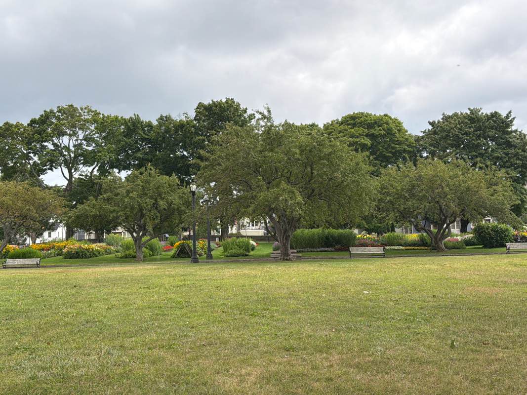walking near me in Prescott Park in summer