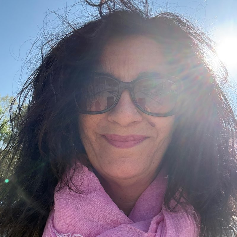 Emilia 💖🥳 🧩🩰🎨 profile