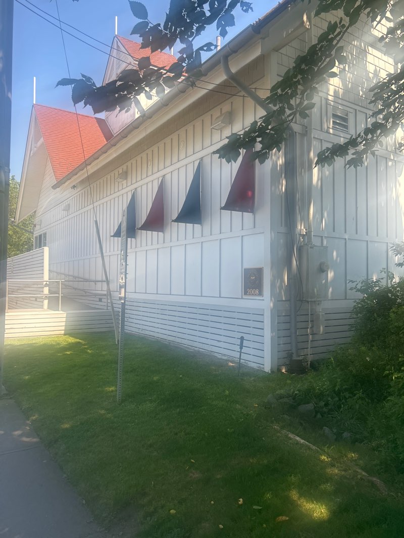 walking near me in Bismore Memorial Park in autumn