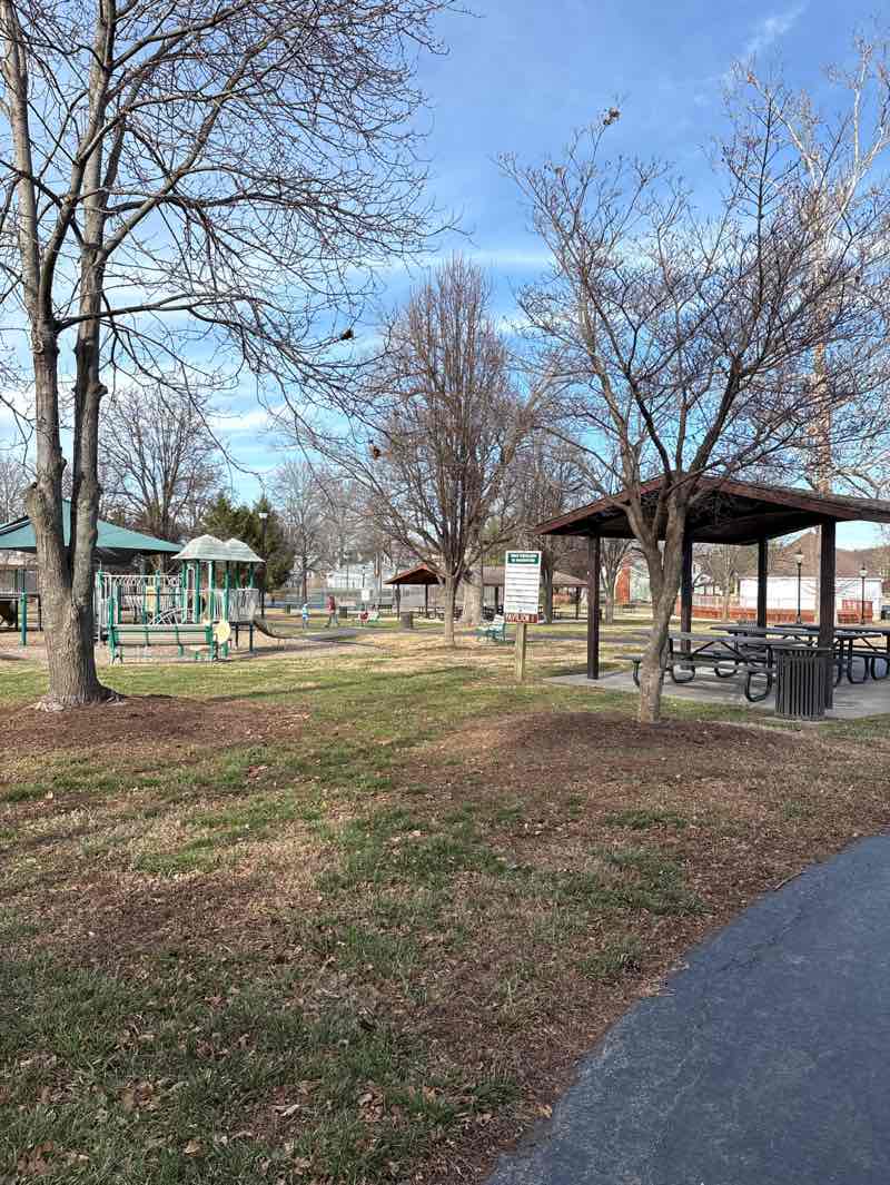 walking near me in Metter Park in winter