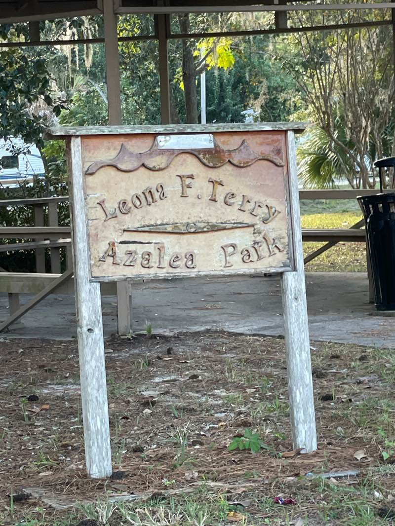 walking near me in Sesentenil Park in autumn