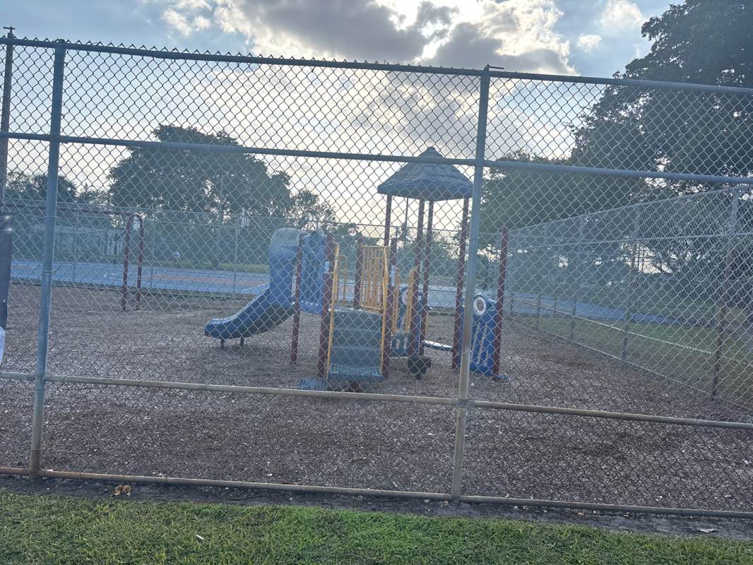 walking near me in Braeburn Park in winter