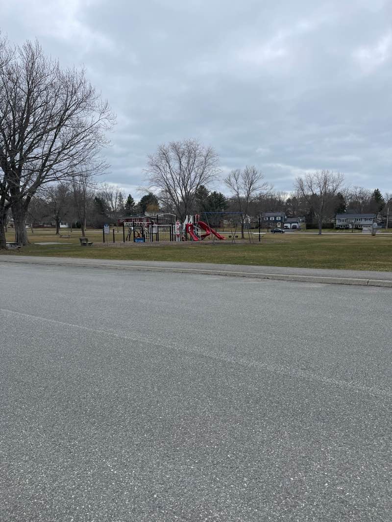 walking near me in Stillwater Park in spring