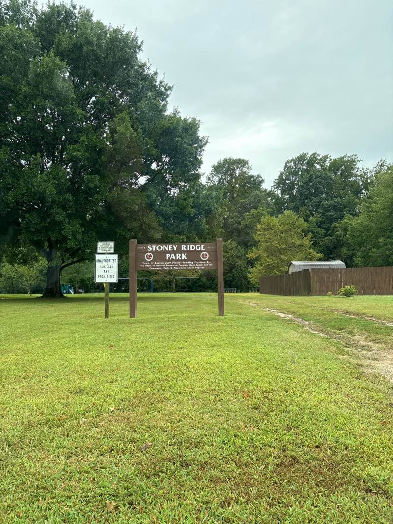 walking near me in Stoney Ridge Park in autumn