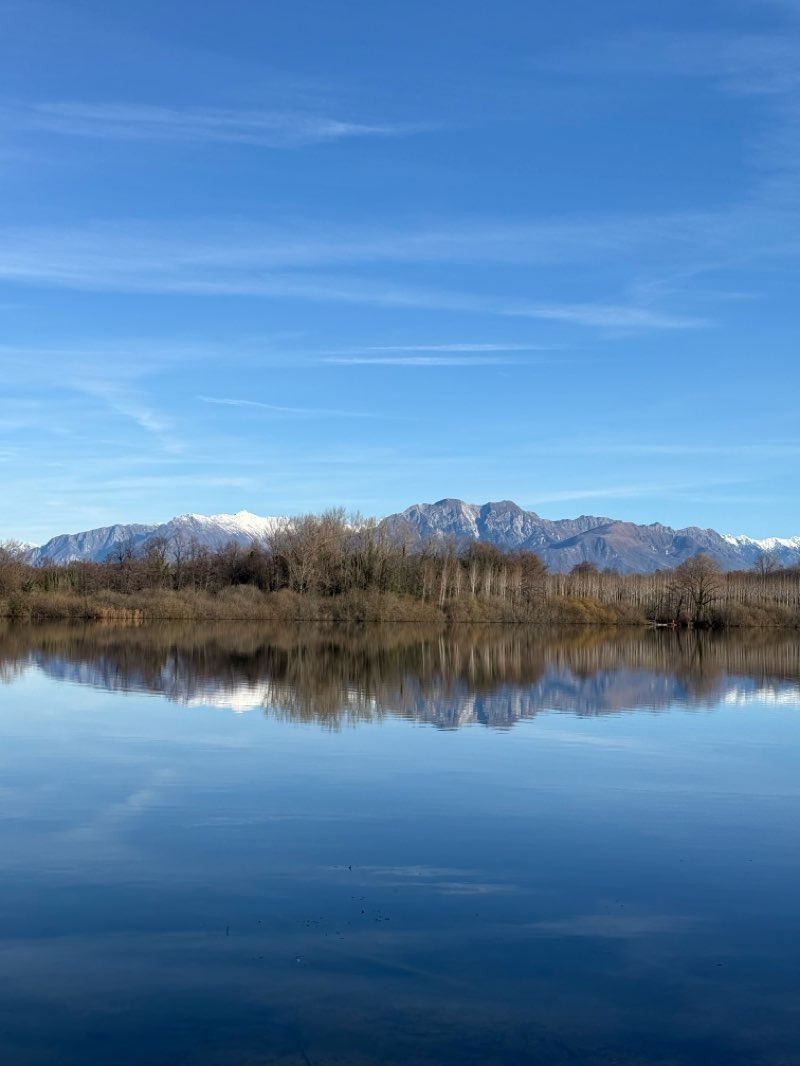 walking near me in Parco di Villa Serravallo in autumn