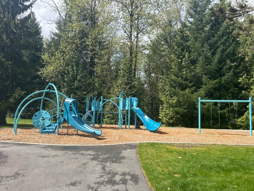 walking near me in Eagle Ridge Pool Grounds and Park in spring