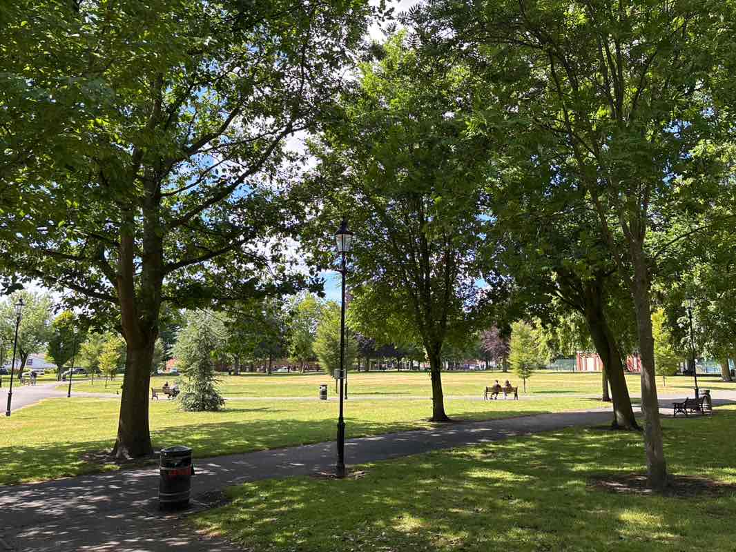 walking near me in Bank Park in spring