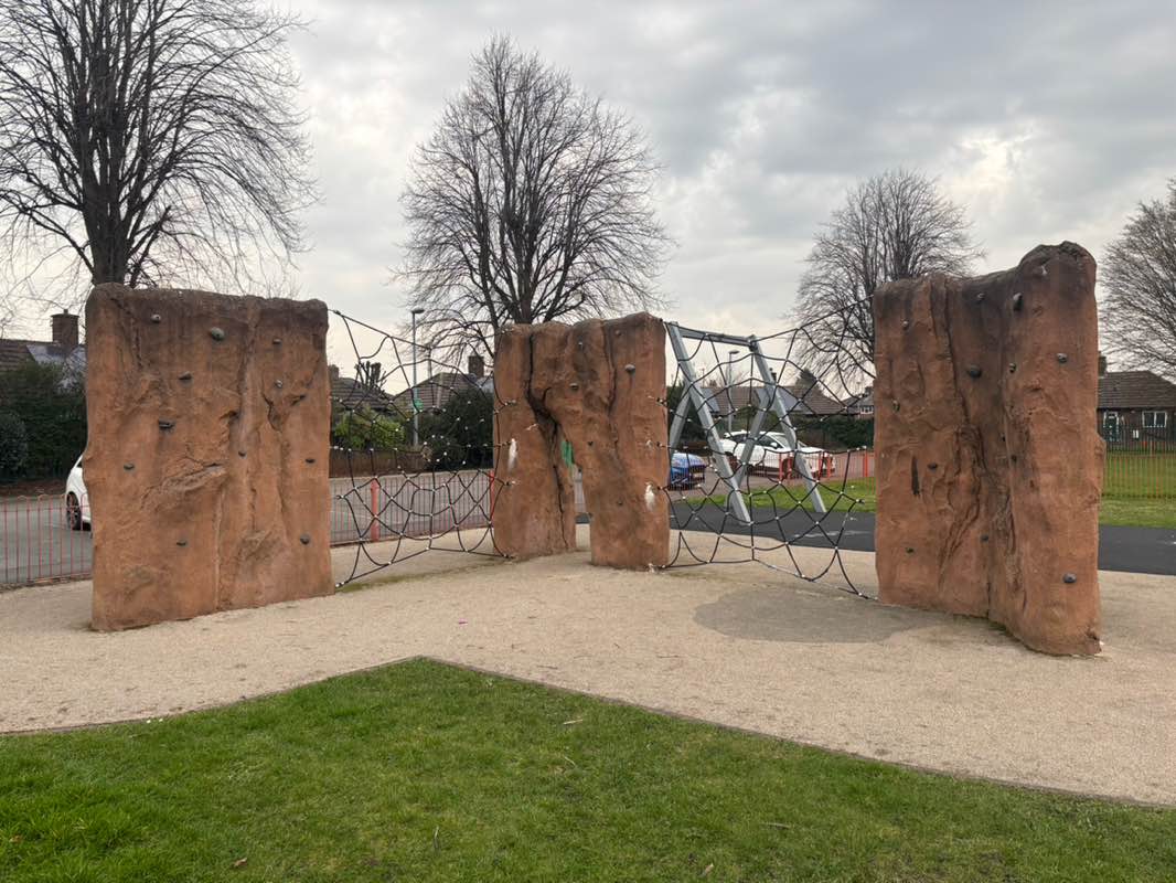 walking near me in Bewsey Park in spring