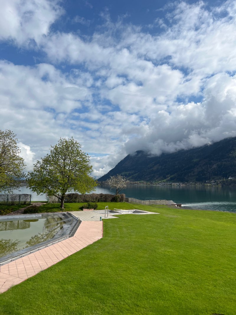walking near me in Strandbad Zell am See in winter