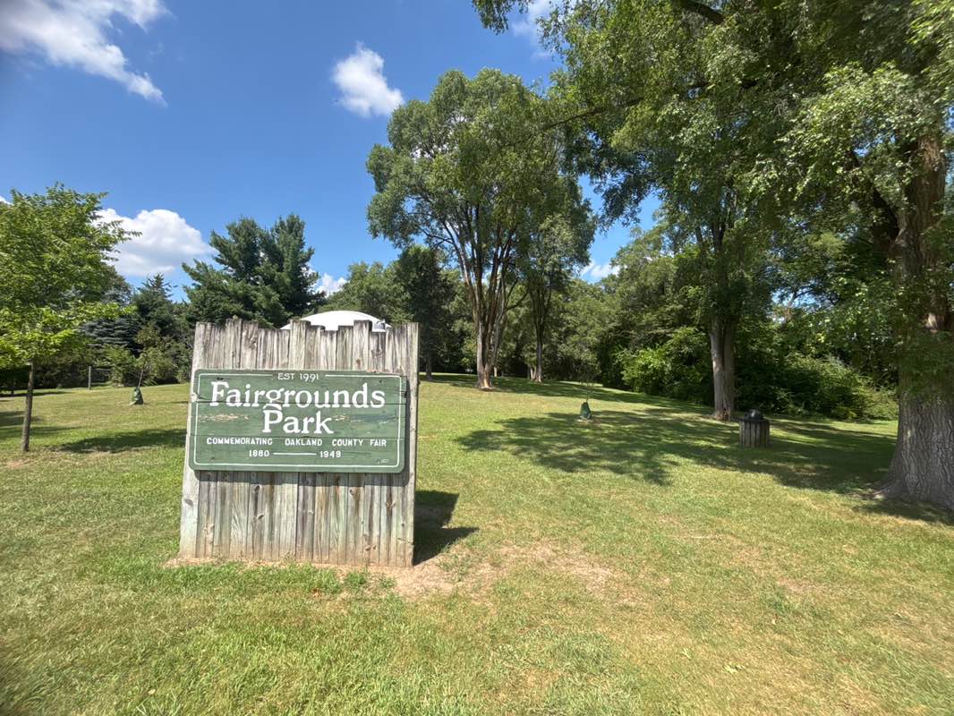 walking near me in Fairgrounds Park in autumn