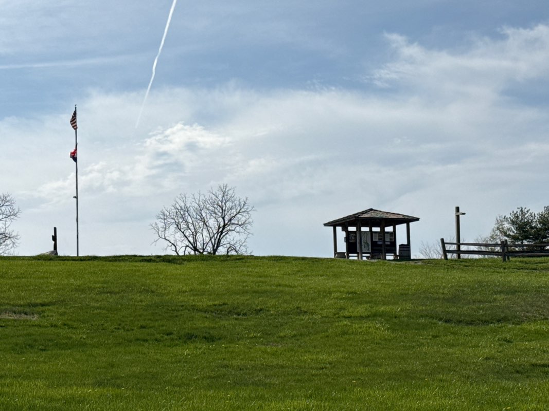 walking near me in Hodge Park in spring