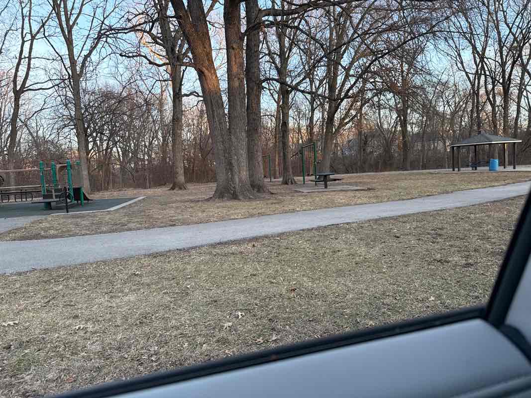 walking near me in Wilshire Park in winter