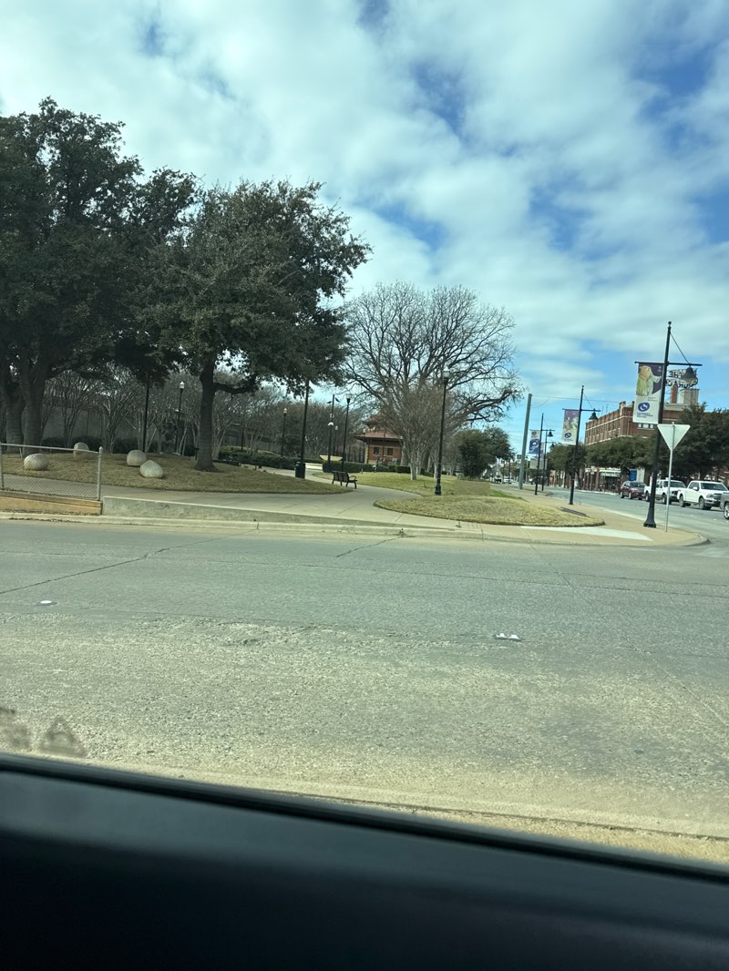 walking near me in Everman Park in winter