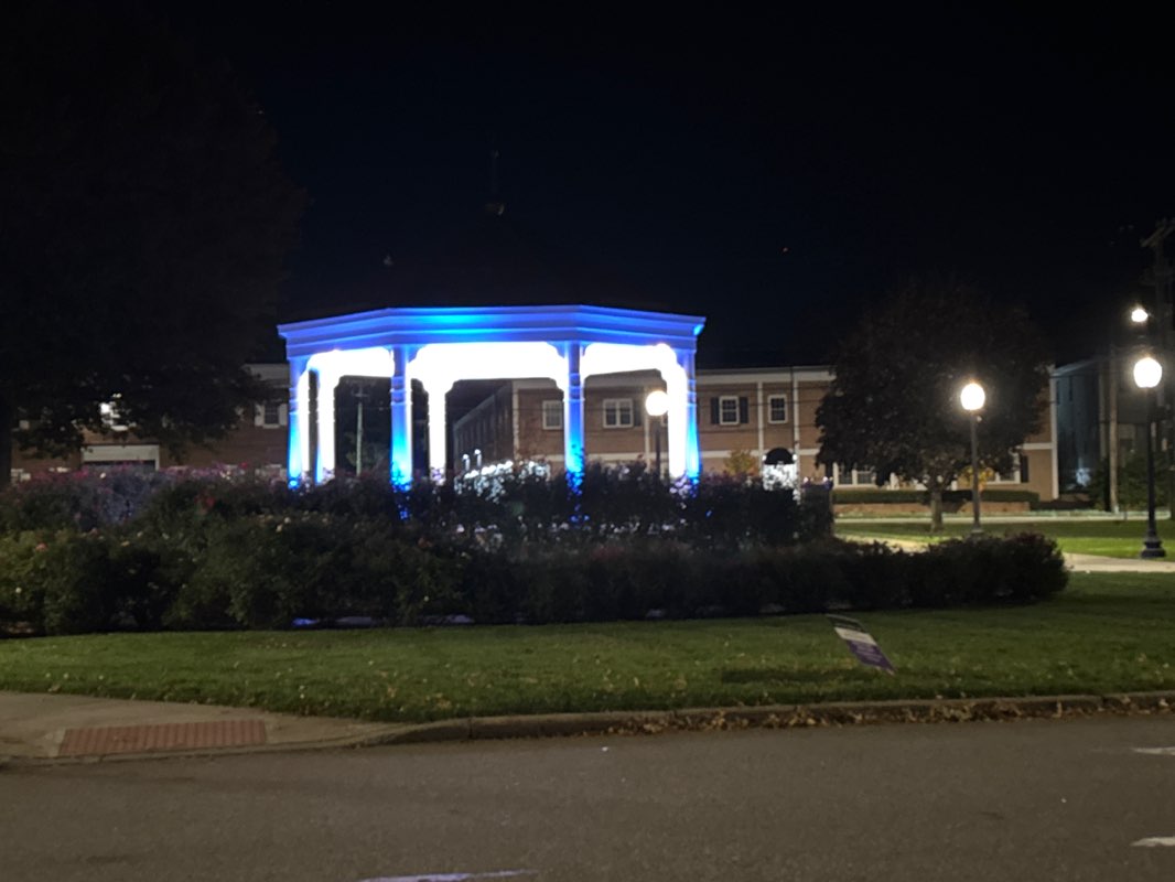 walking near me in Norwalk Green in autumn