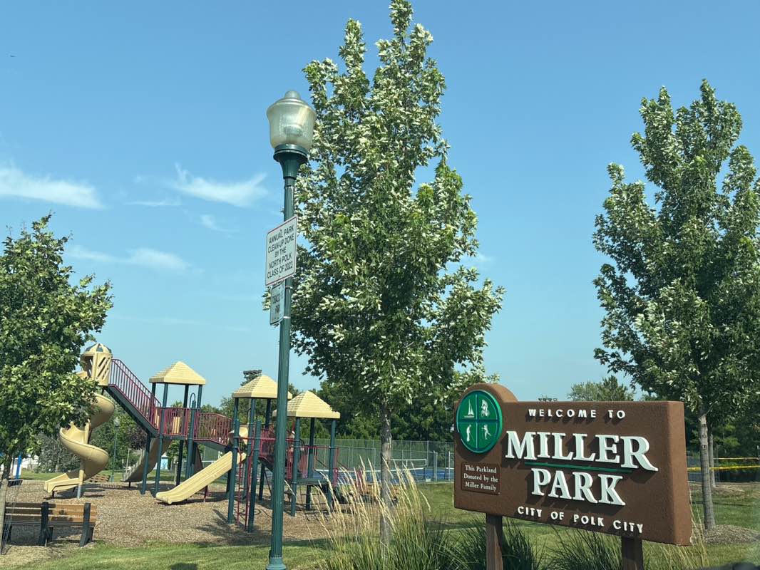 walking near me in Miller Park in autumn