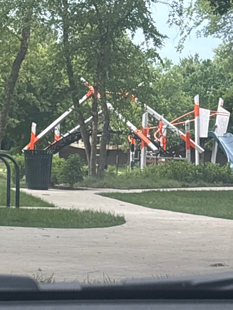 walking near me in Jaycee Park in summer