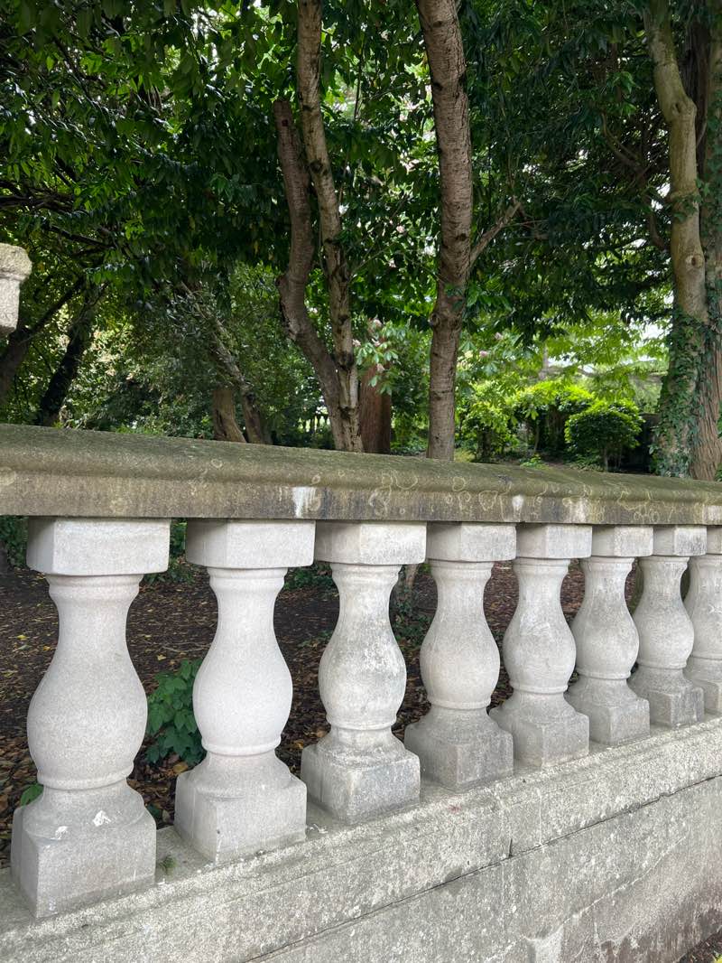 walking near me in Gladstone Gardens in summer