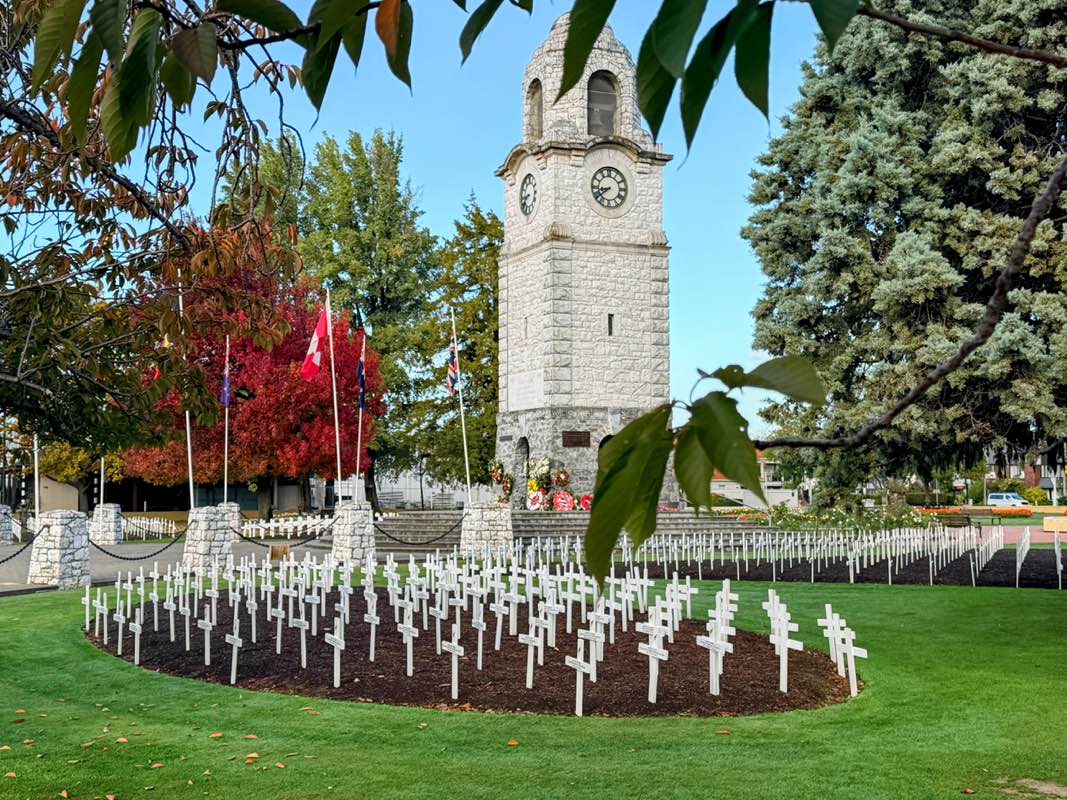 walking near me in Seymour Square in autumn
