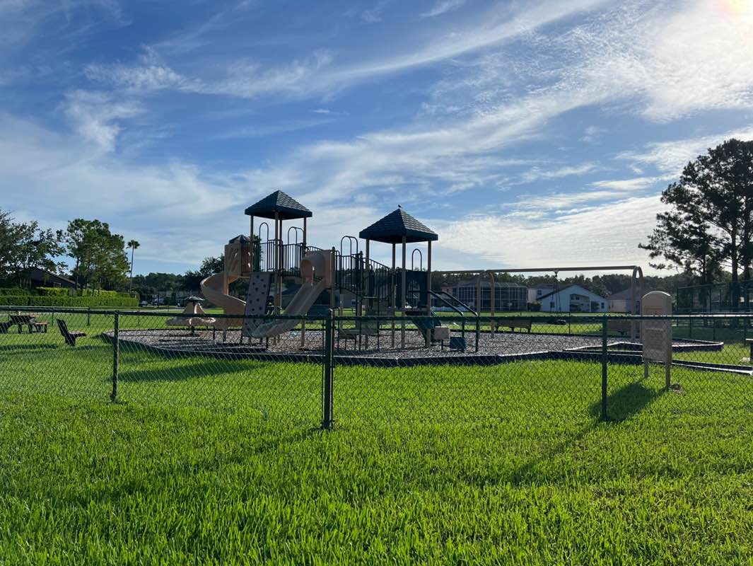walking near me in Westbrook Park in autumn