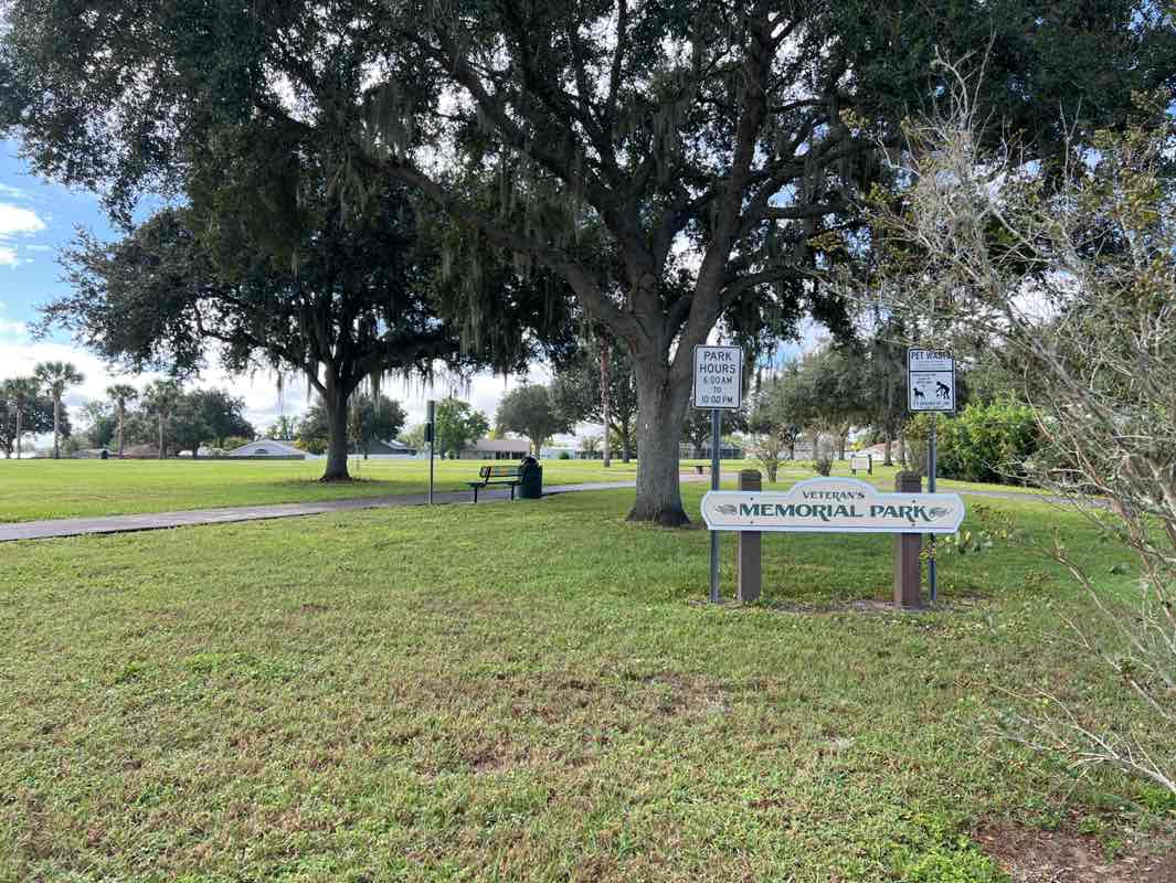 walking near me in Veterans Memorial Park in autumn
