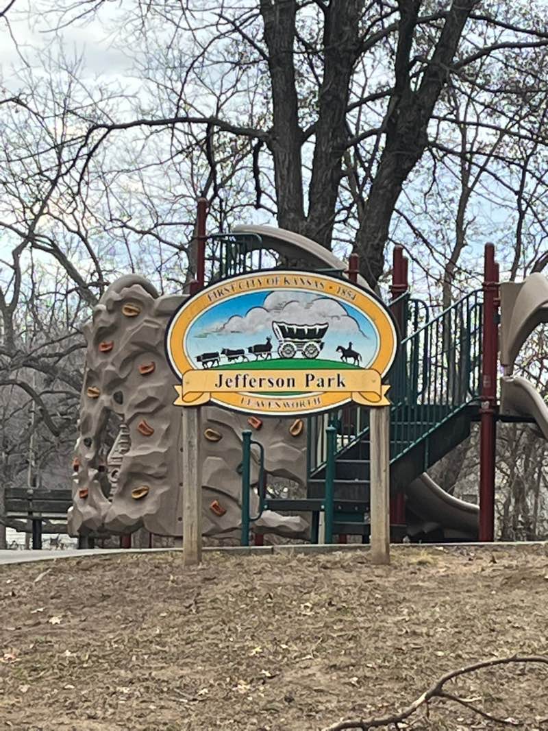 walking near me in Jefferson Park in winter