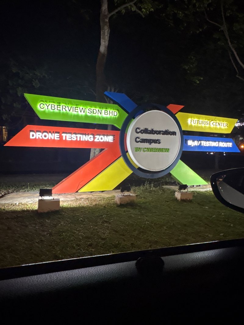 walking near me in Obama Oval in winter