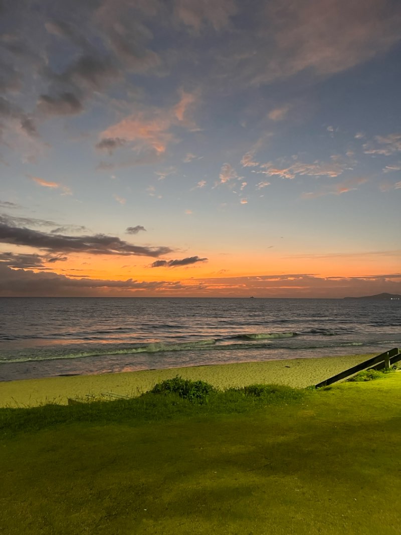 walking near me in Praça Lauro Carneiro de Loyola in summer