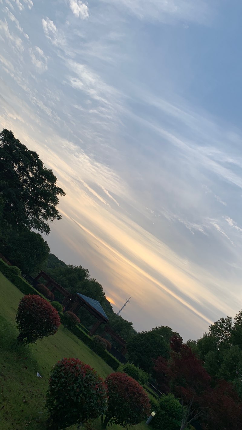 walking near me in 人民广场 in winter