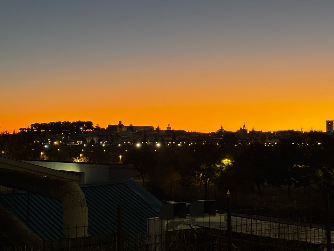 walking near me in Parque de Circunvalación in winter