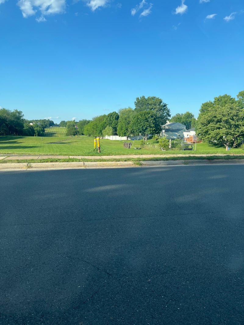 walking near me in Fox Valley Park in summer