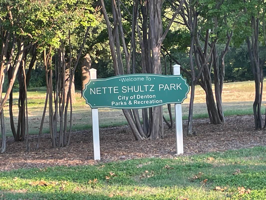 walking near me in Nette Shultz Park in autumn