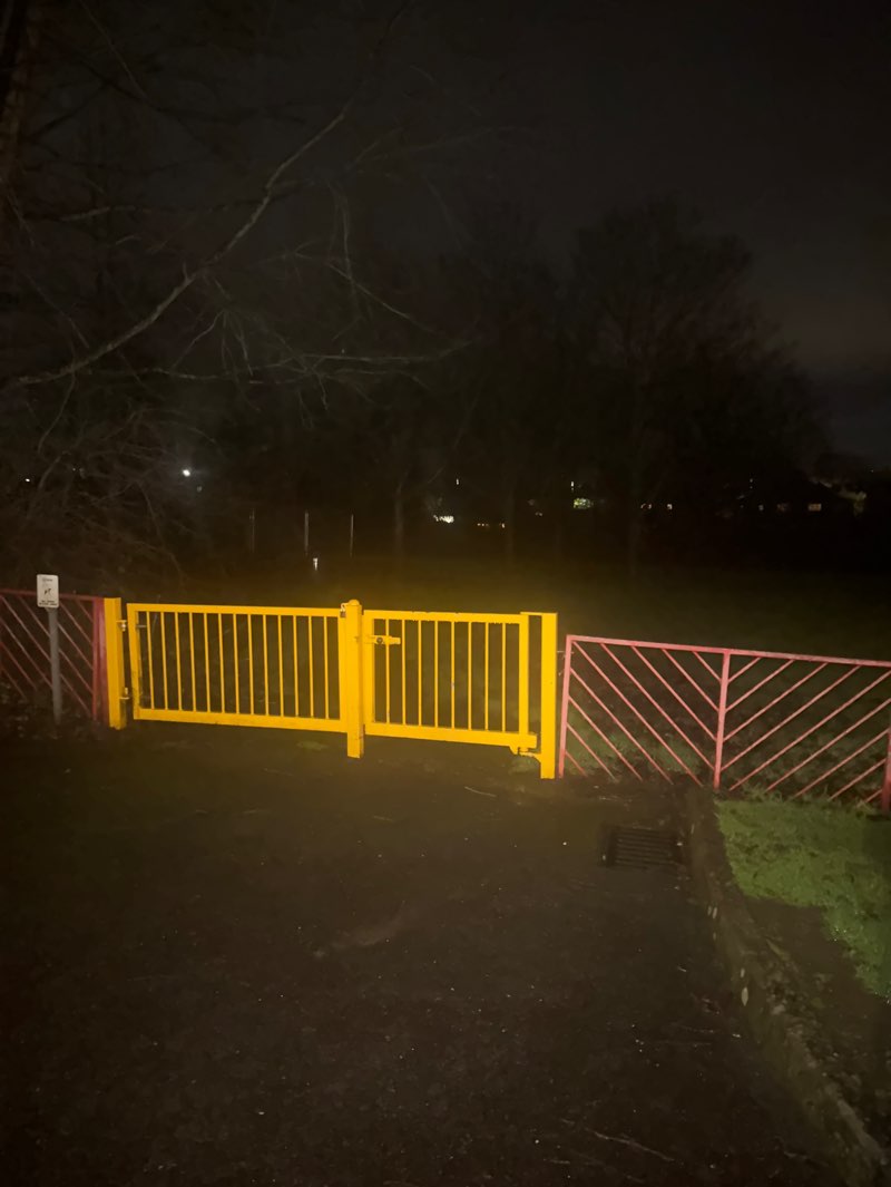 walking near me in Park Lane Recreation Ground in winter