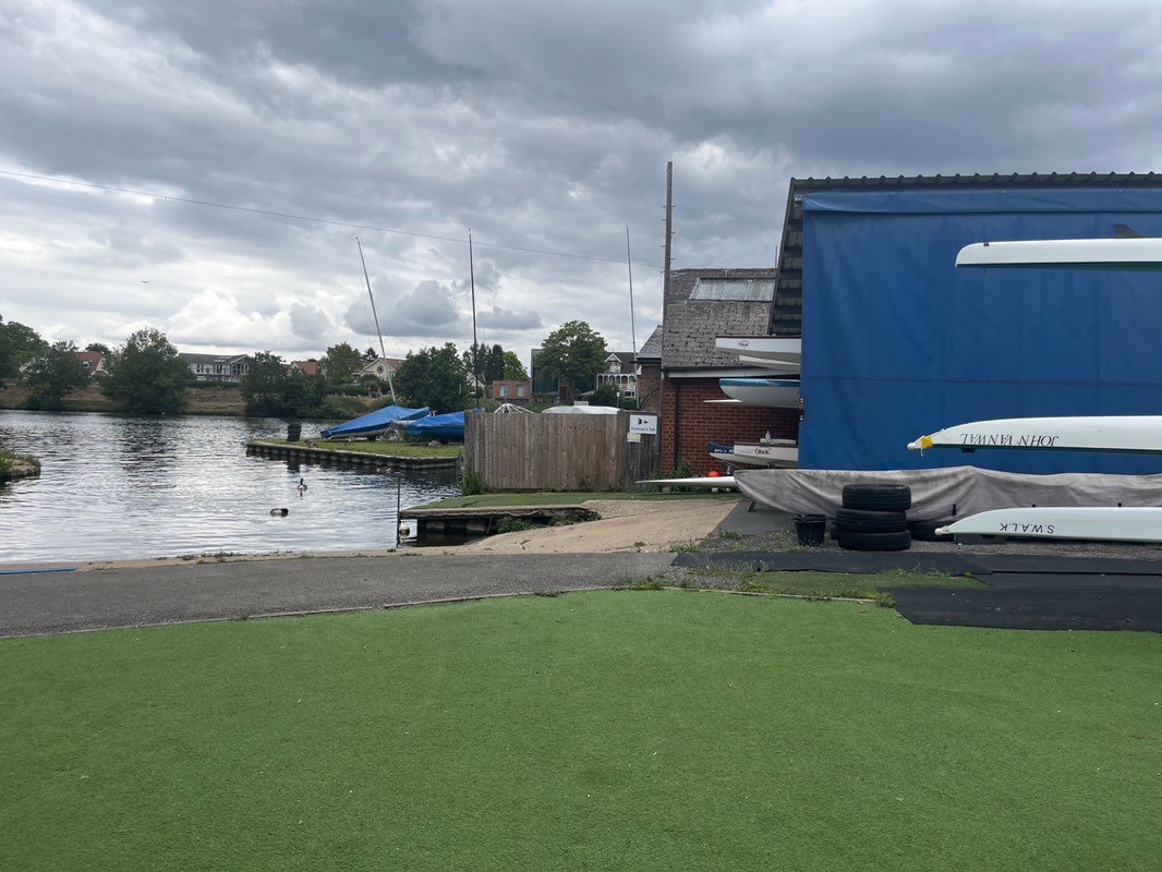 walking near me in Broom Road Recreation Ground in autumn