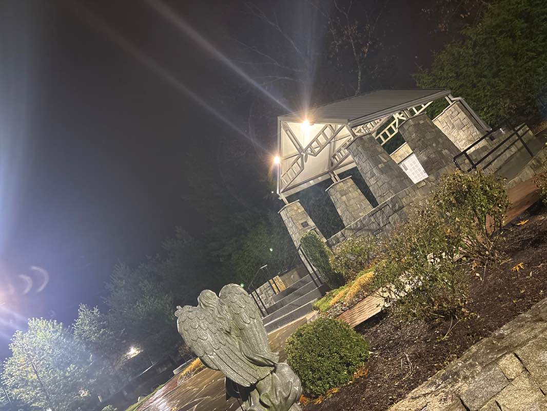 walking near me in Station Fire Memorial in winter