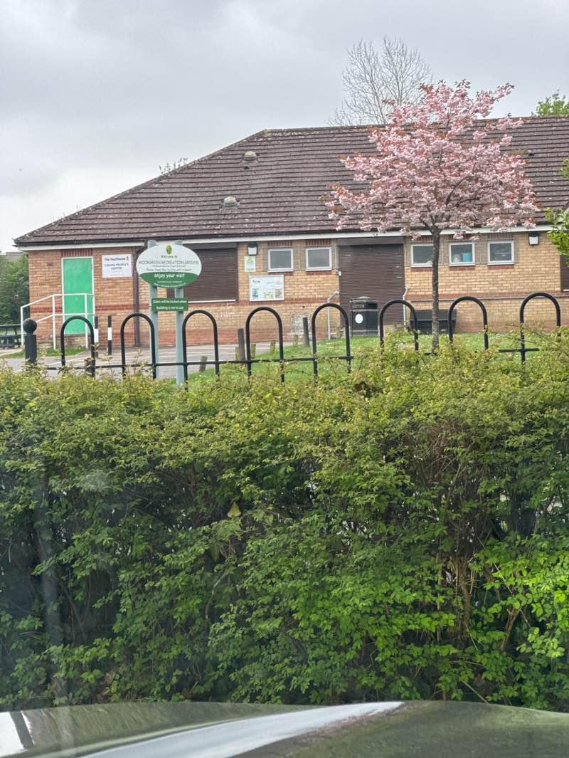 walking near me in Moorgreen Recreation Ground in spring