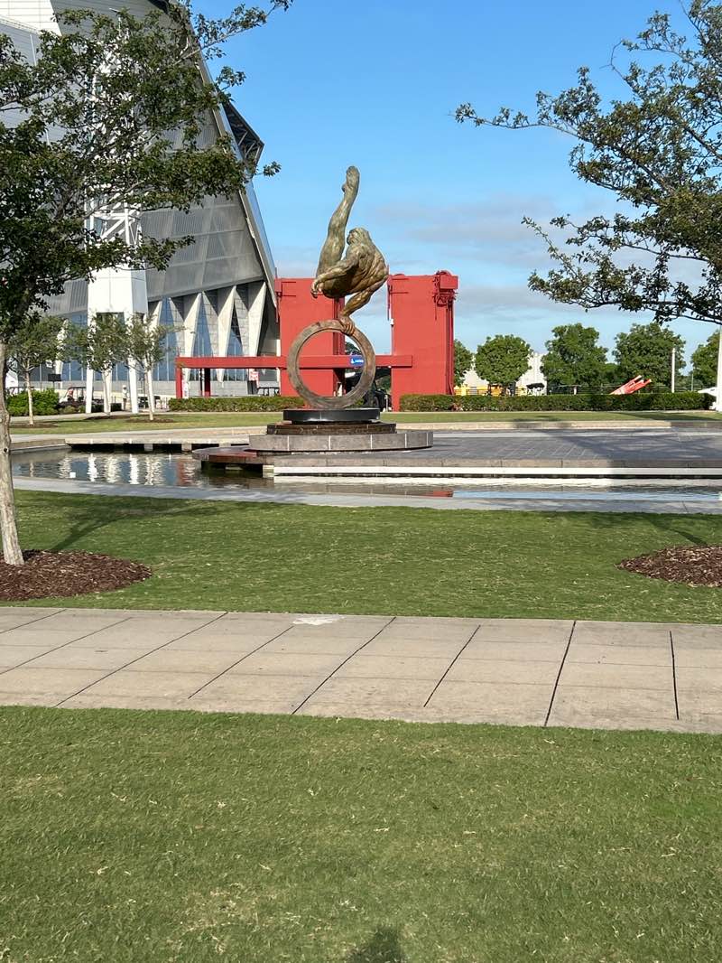 walking near me in Georgia International Plaza in summer