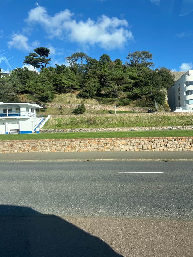 walking near me in Victoria Park in autumn
