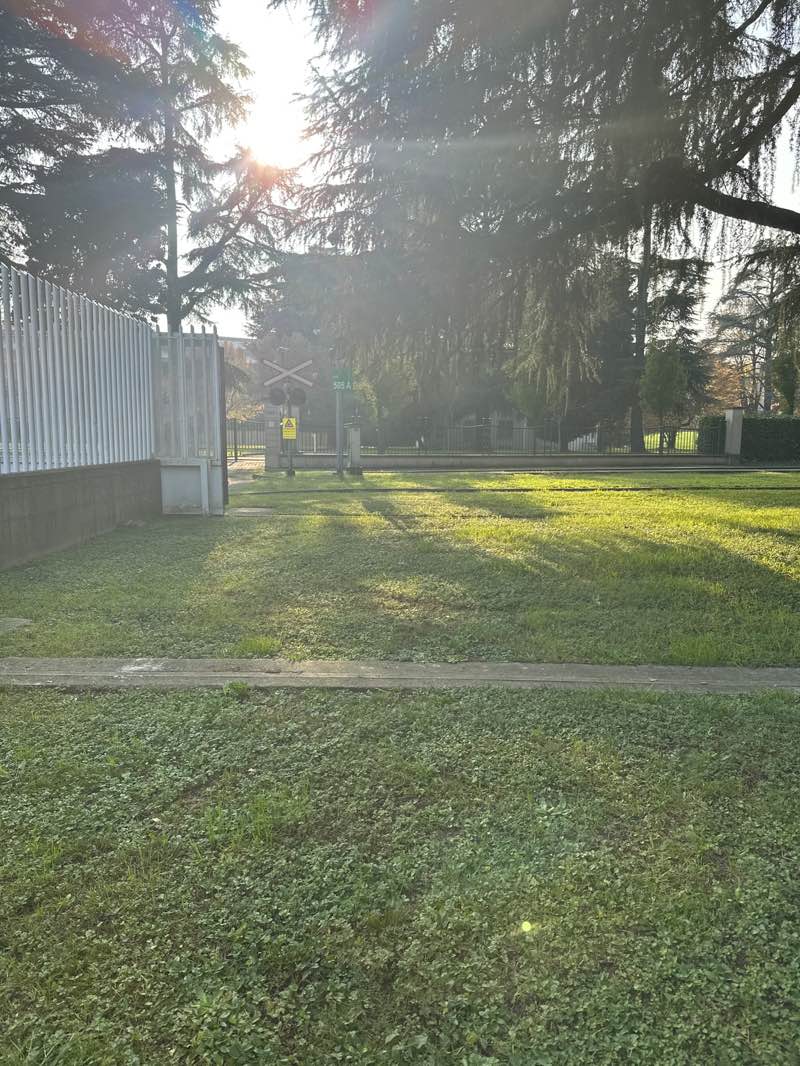 walking near me in Fondazione Dalmine in autumn