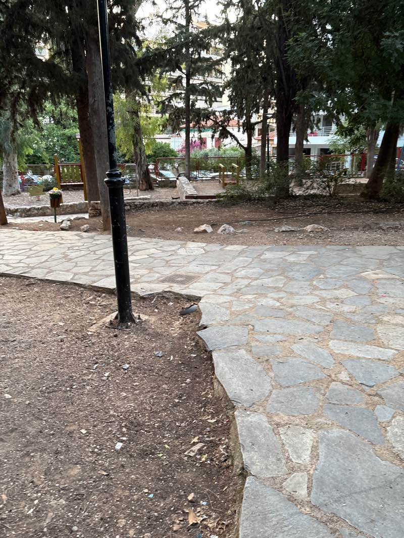 walking near me in Πάρκο 2ας Μάη in summer