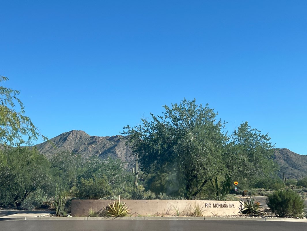 walking near me in Rio Montana Park in autumn