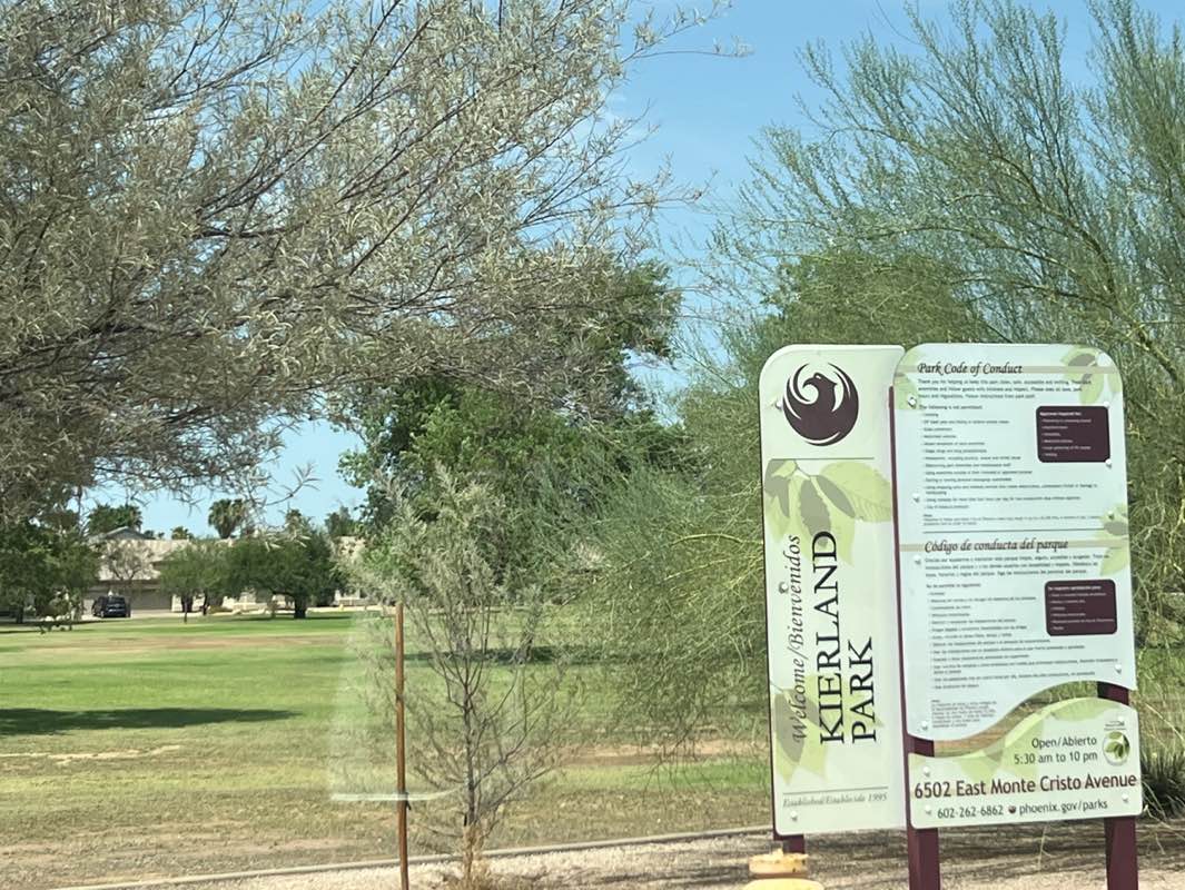 walking near me in Kierland Park in autumn