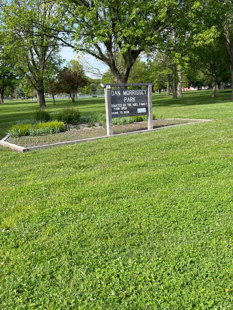 walking near me in Morrissey Park in spring