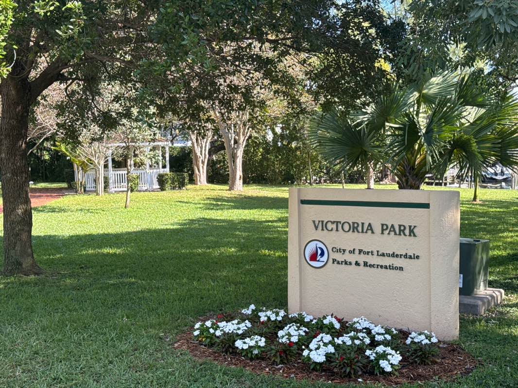 walking near me in Victoria Park in winter