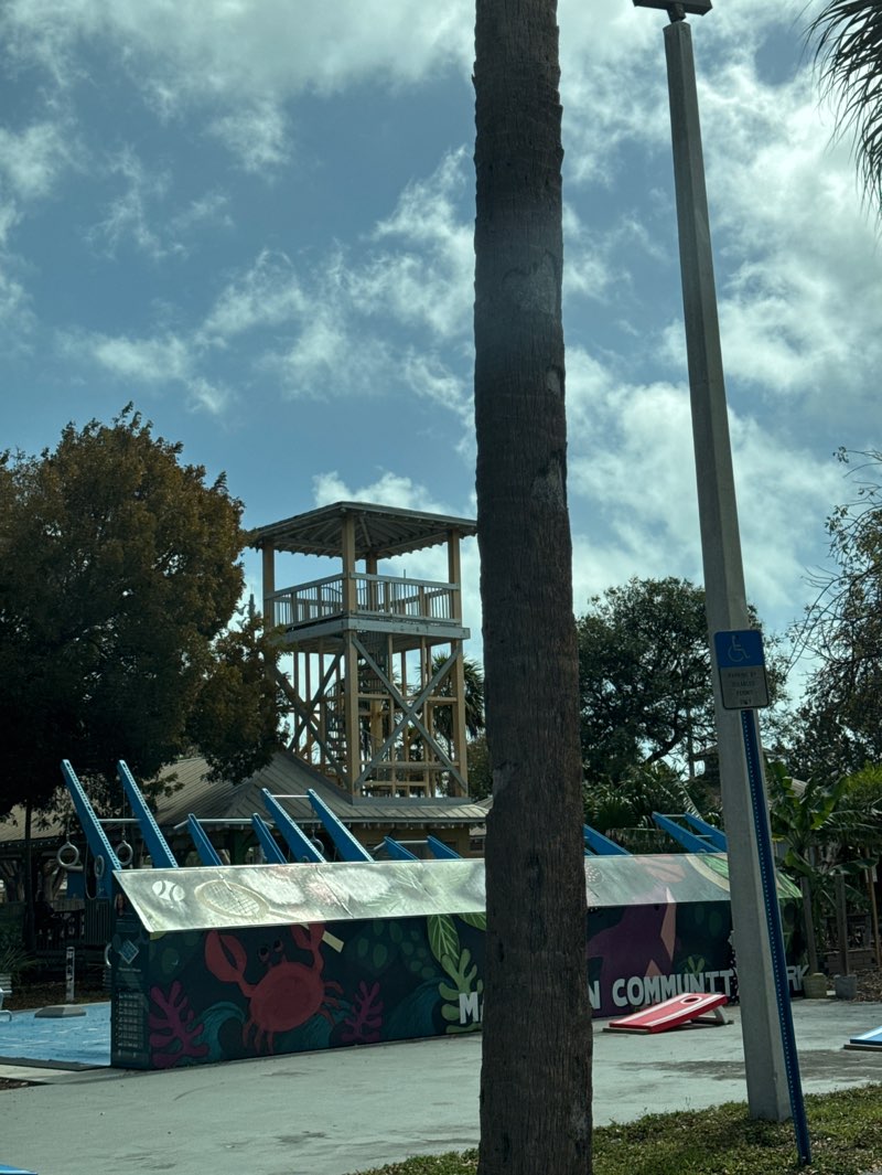 walking near me in Marathon Community Park in spring