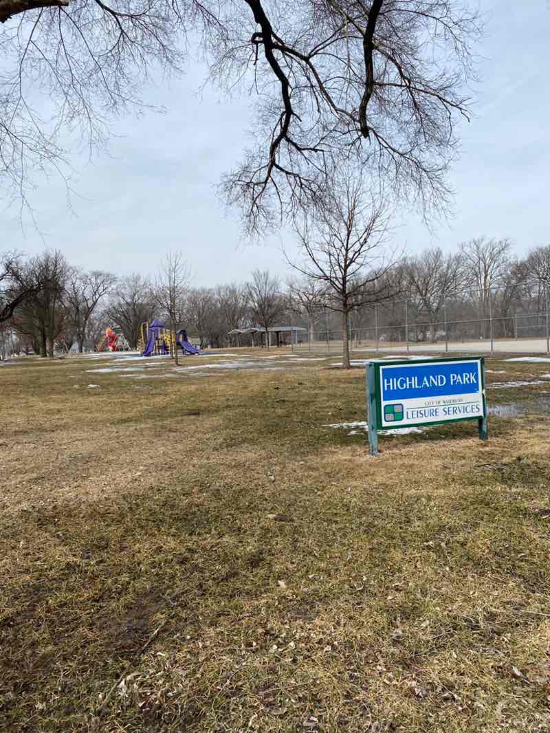 walking near me in Highland Park in spring