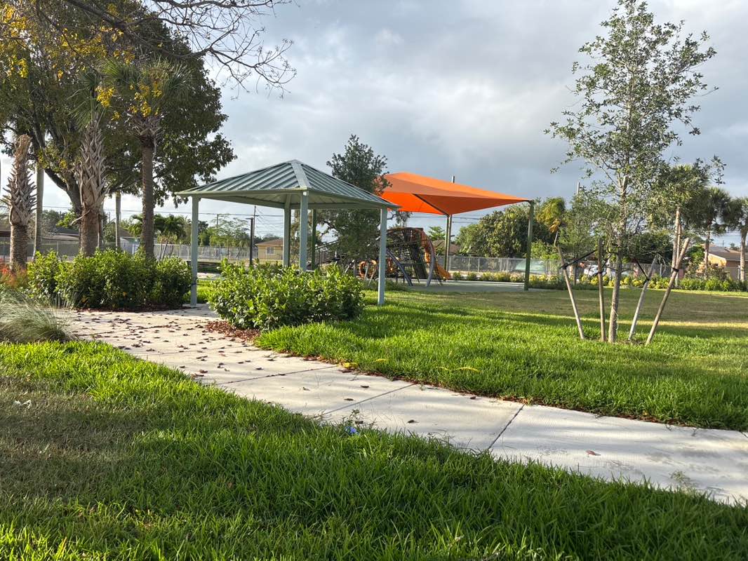 walking near me in Washington Park in spring