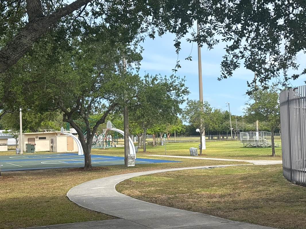 walking near me in Naranja Park in spring