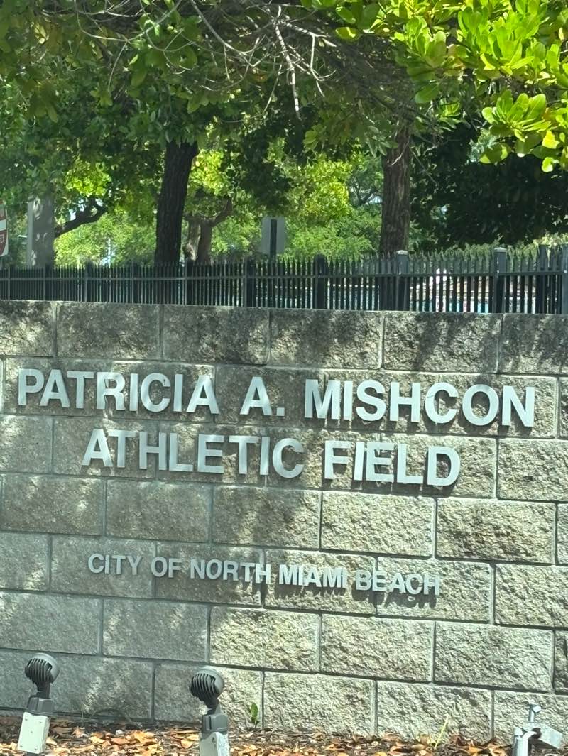 walking near me in Mischcon Park in spring